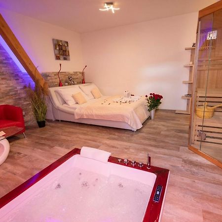 Romanticky Wellness Suite Hotel Heinz Добржиш Экстерьер фото