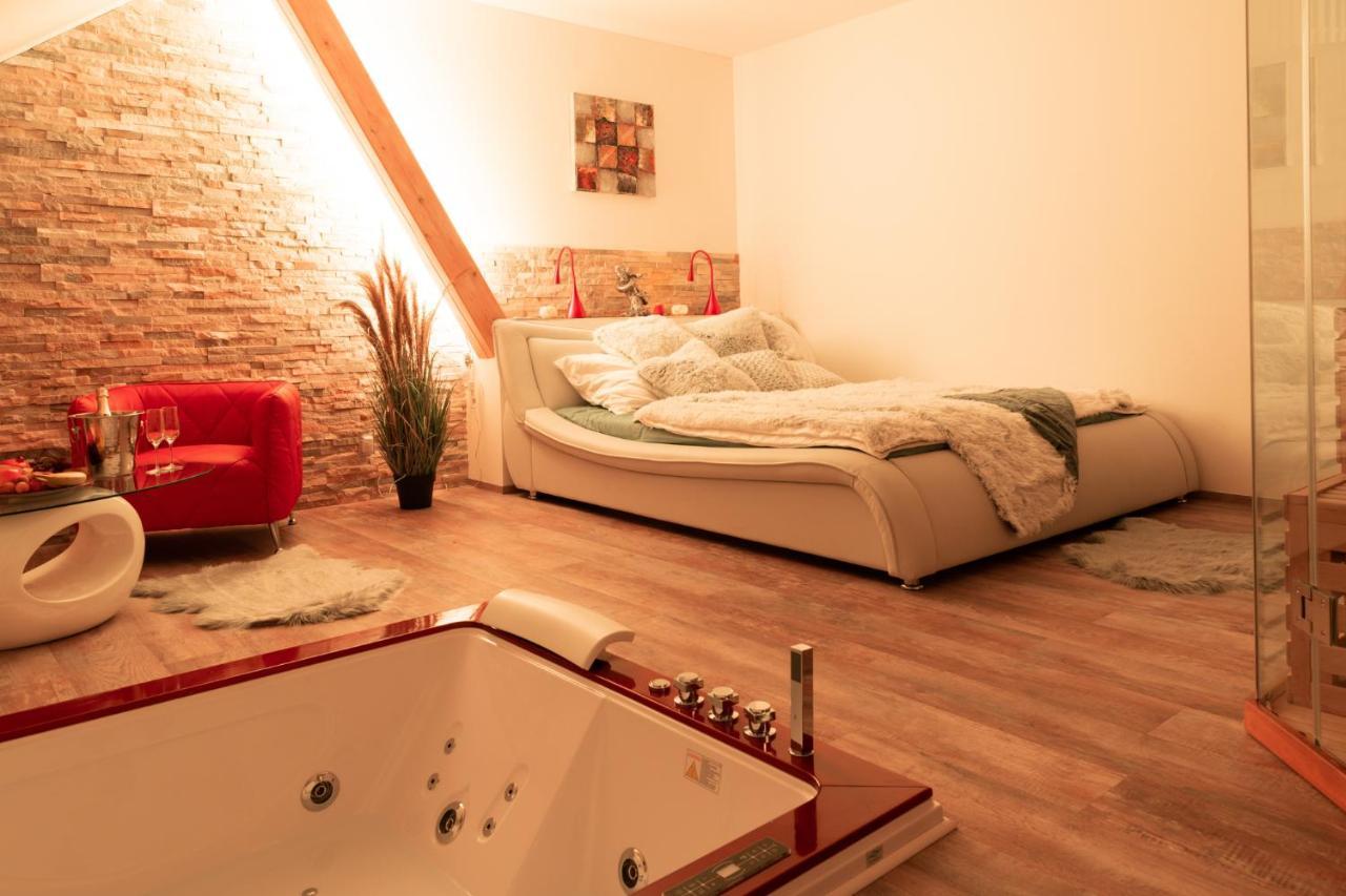 Romanticky Wellness Suite Hotel Heinz Добржиш Экстерьер фото