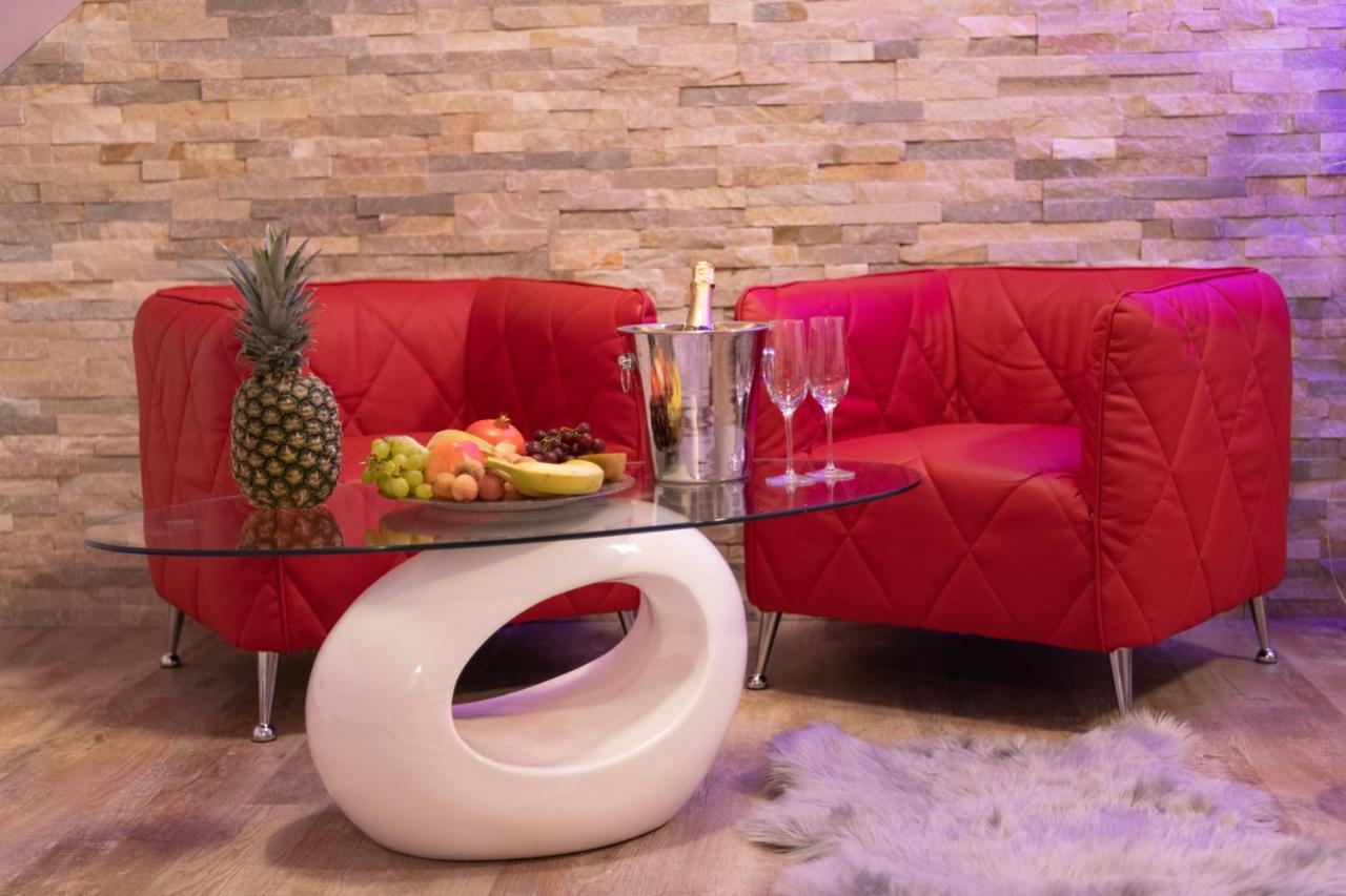 Romanticky Wellness Suite Hotel Heinz Добржиш Экстерьер фото