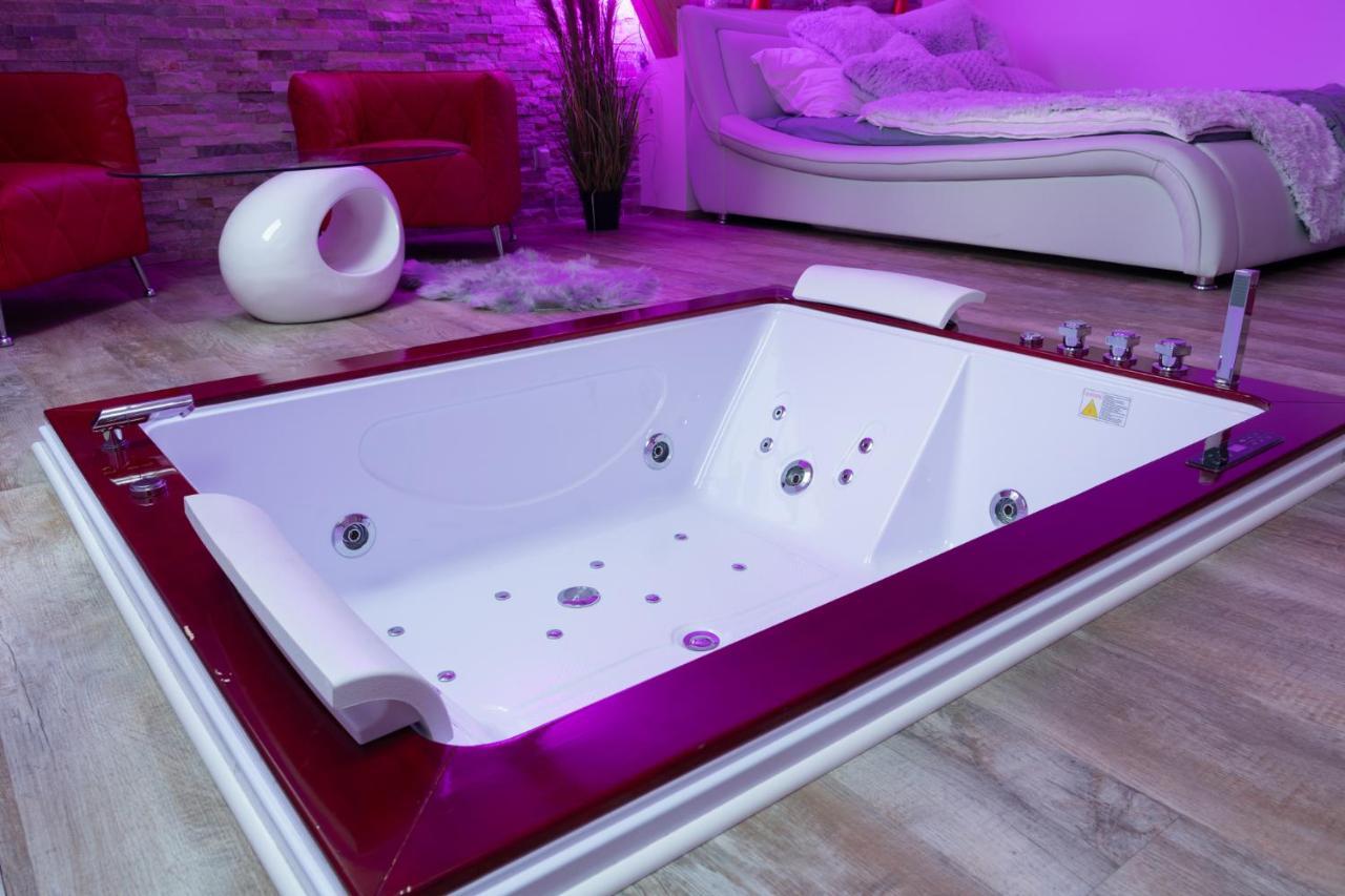Romanticky Wellness Suite Hotel Heinz Добржиш Экстерьер фото